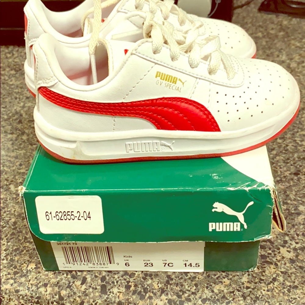 Toddler pumas size 7c